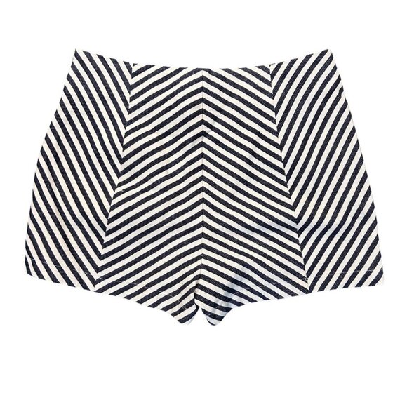 2/$30 Lush Medium Striped Shorts Casual Coastal Preppy Americana - Picture 1 of 4